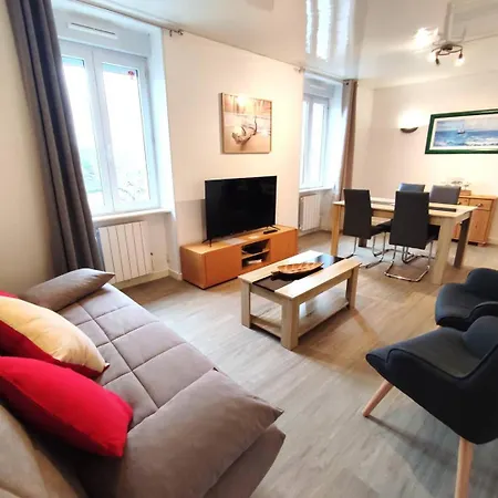 Appartement Au Centre De Et à 500m De La - Ref 665